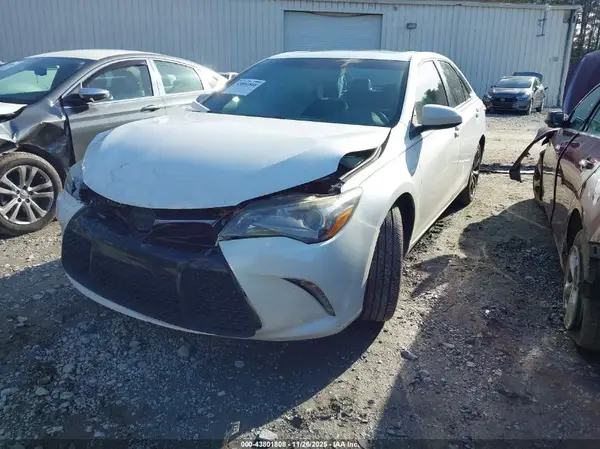 4T1BF1FK1GU505310 2016 TOYOTA CAMRY - Image 2