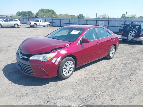 4T1BF1FK1GU506974 2016 TOYOTA CAMRY - Image 2