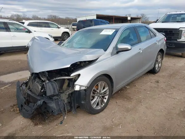 4T1BF1FK1GU507025 2016 TOYOTA CAMRY - Image 2