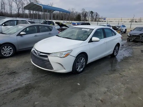 4T1BF1FK1GU507123 2016 TOYOTA CAMRY - Image 1