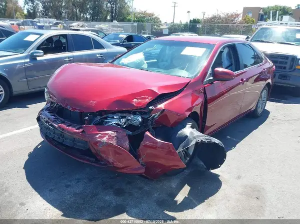 4T1BF1FK1GU507218 2016 TOYOTA CAMRY - Image 2