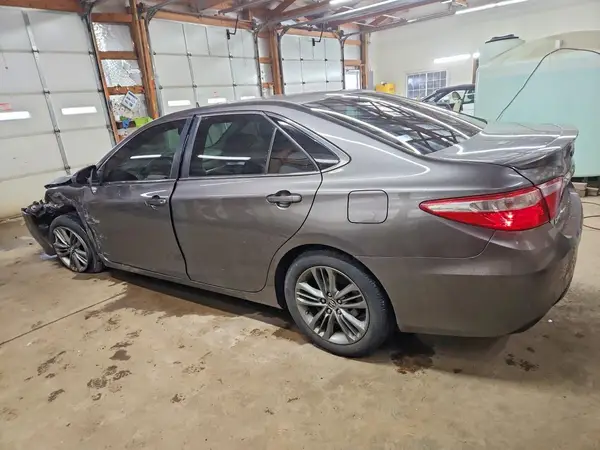 4T1BF1FK1GU507221 2016 TOYOTA CAMRY - Image 2