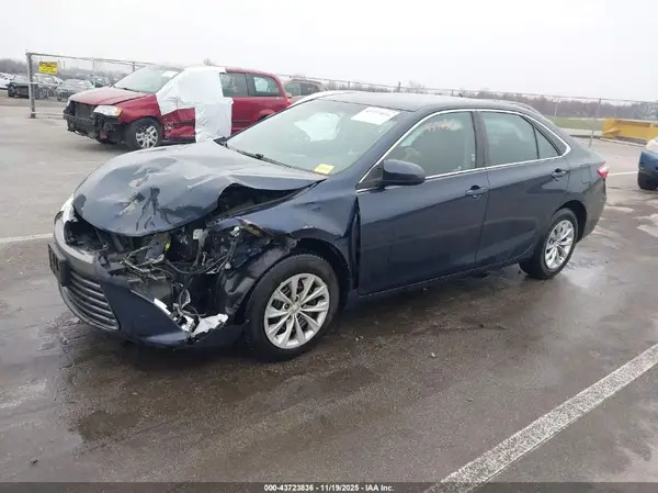4T1BF1FK1GU508059 2016 TOYOTA CAMRY - Image 2