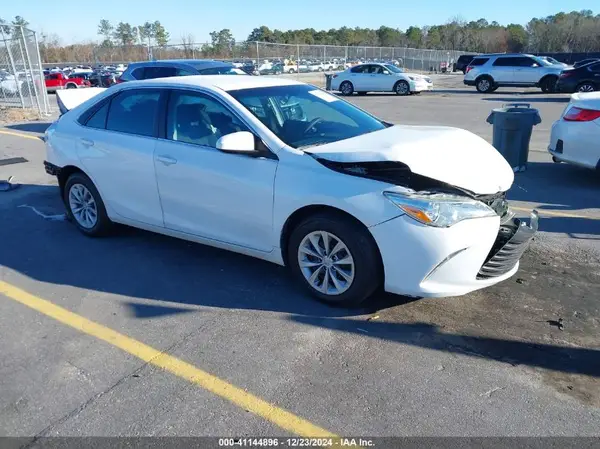 4T1BF1FK1GU508126 2016 TOYOTA CAMRY - Image 1