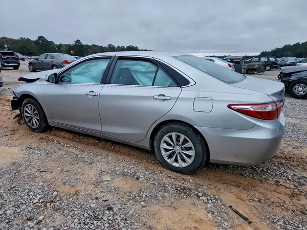4T1BF1FK1GU508689 2016 TOYOTA CAMRY - Image 2