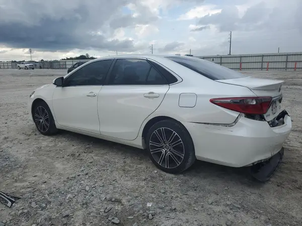 4T1BF1FK1GU508692 2016 TOYOTA CAMRY - Image 2