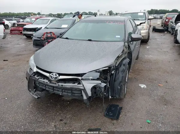 4T1BF1FK1GU508904 2016 TOYOTA CAMRY - Image 2