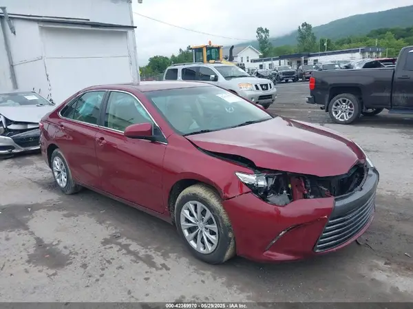 4T1BF1FK1GU509745 2016 TOYOTA CAMRY - Image 1
