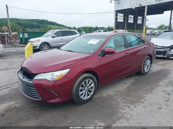 4T1BF1FK1GU509745 2016 TOYOTA CAMRY - Image 2