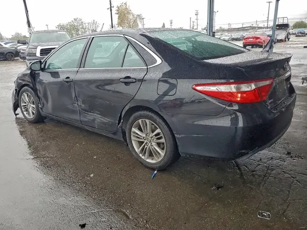 4T1BF1FK1GU510412 2016 TOYOTA CAMRY - Image 2