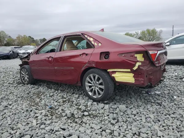 4T1BF1FK1GU517621 2016 TOYOTA CAMRY - Image 2