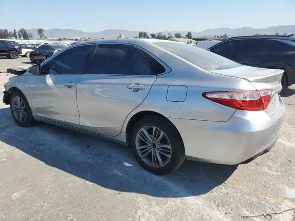 4T1BF1FK1GU517893 2016 TOYOTA CAMRY - Image 2