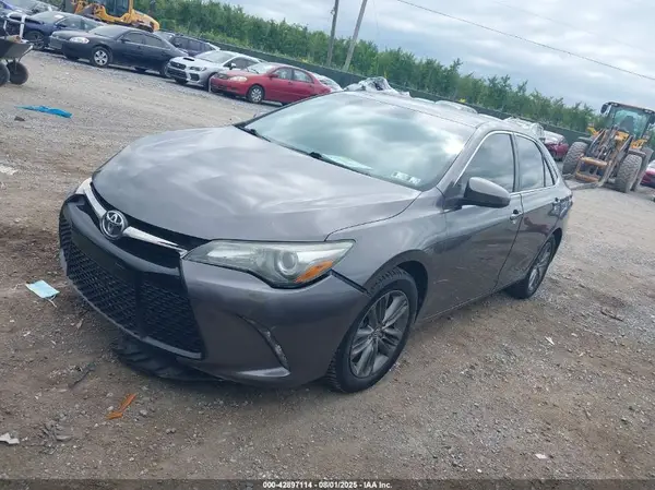 4T1BF1FK1GU518431 2016 TOYOTA CAMRY - Image 2