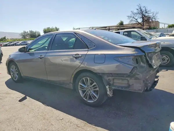 4T1BF1FK1GU519076 2016 TOYOTA CAMRY - Image 2