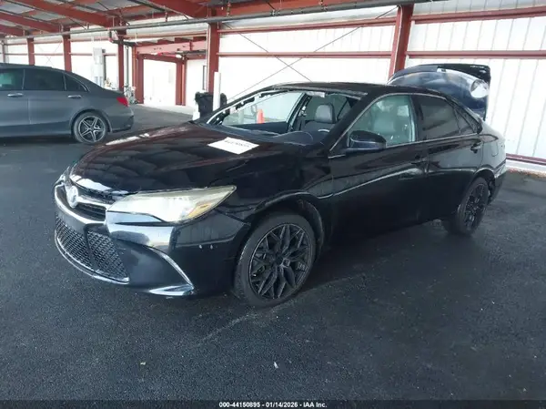 4T1BF1FK1GU519983 2016 TOYOTA CAMRY - Image 2