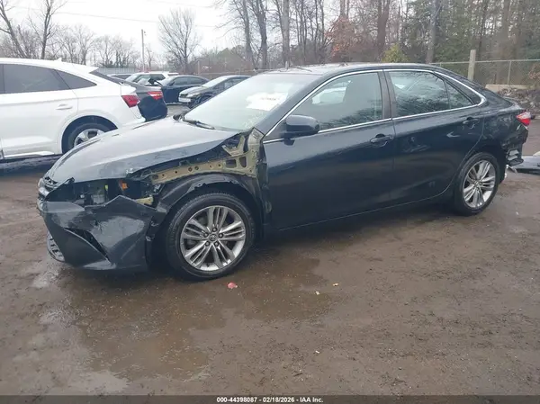 4T1BF1FK1GU521460 2016 TOYOTA CAMRY - Image 2
