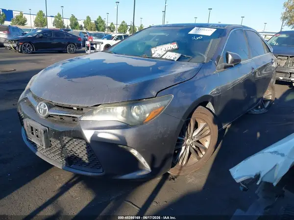 4T1BF1FK1GU523483 2016 TOYOTA CAMRY - Image 2