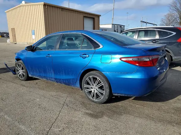 4T1BF1FK1GU526691 2016 TOYOTA CAMRY - Image 2