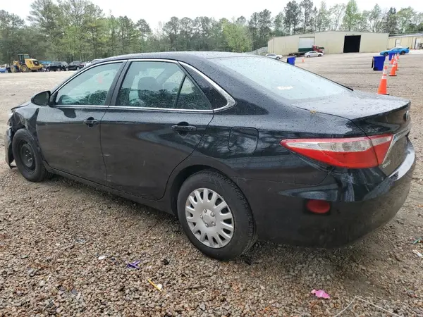 4T1BF1FK1GU526870 2016 TOYOTA CAMRY - Image 2