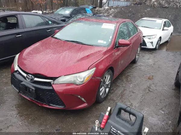 4T1BF1FK1GU528134 2016 TOYOTA CAMRY - Image 2