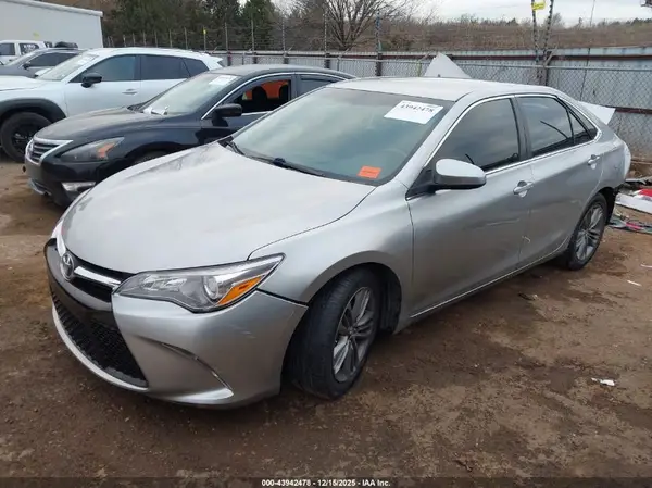 4T1BF1FK1GU528554 2016 TOYOTA CAMRY - Image 2