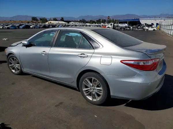 4T1BF1FK1GU529610 2016 TOYOTA CAMRY - Image 2