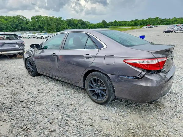 4T1BF1FK1GU529655 2016 TOYOTA CAMRY - Image 2