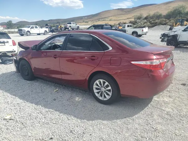 4T1BF1FK1GU529834 2016 TOYOTA CAMRY - Image 2
