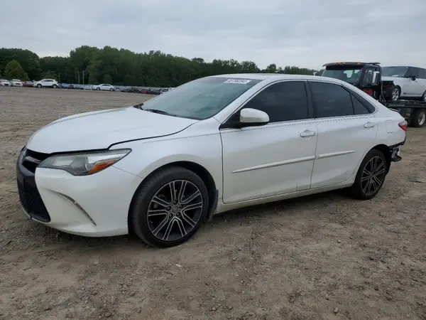 4T1BF1FK1GU531082 2016 TOYOTA CAMRY - Image 1
