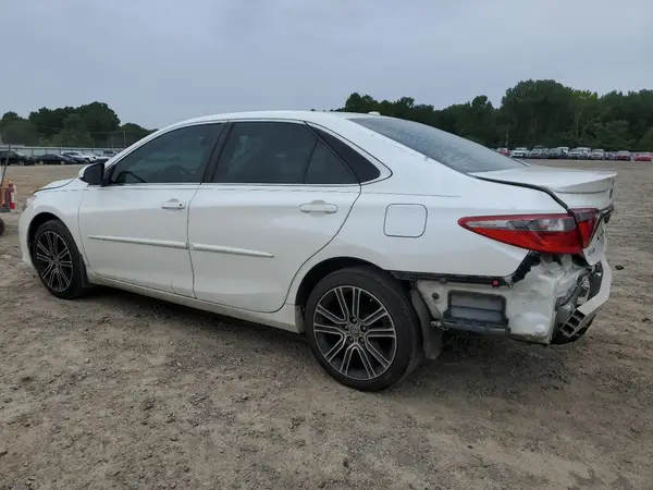 4T1BF1FK1GU531082 2016 TOYOTA CAMRY - Image 2