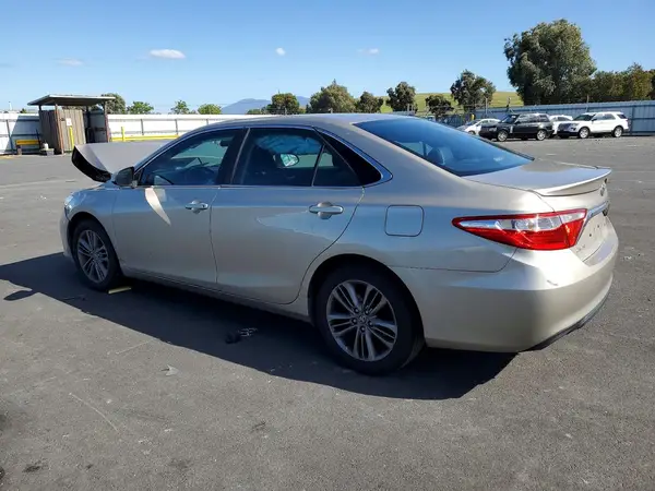 4T1BF1FK1GU532569 2016 TOYOTA CAMRY - Image 2