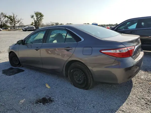 4T1BF1FK1GU532667 2016 TOYOTA CAMRY - Image 2