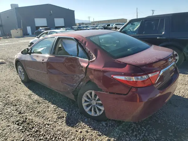 4T1BF1FK1GU533933 2016 TOYOTA CAMRY - Image 2