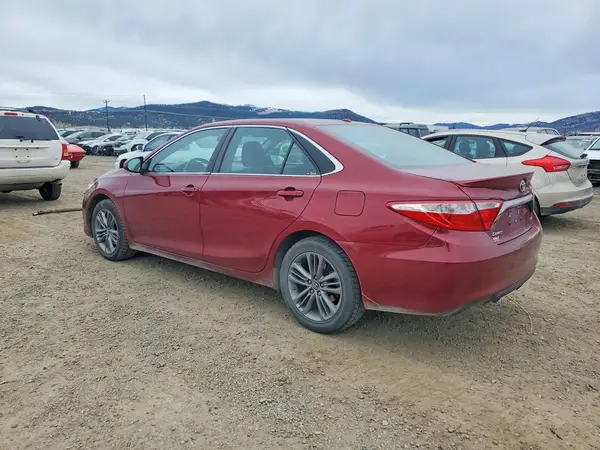 4T1BF1FK1GU535696 2016 TOYOTA CAMRY - Image 2