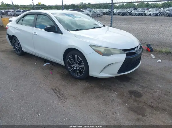 4T1BF1FK1GU536296 2016 TOYOTA CAMRY - Image 1