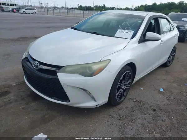 4T1BF1FK1GU536296 2016 TOYOTA CAMRY - Image 2