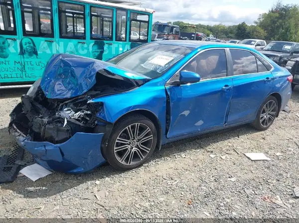 4T1BF1FK1GU537092 2016 TOYOTA CAMRY - Image 2