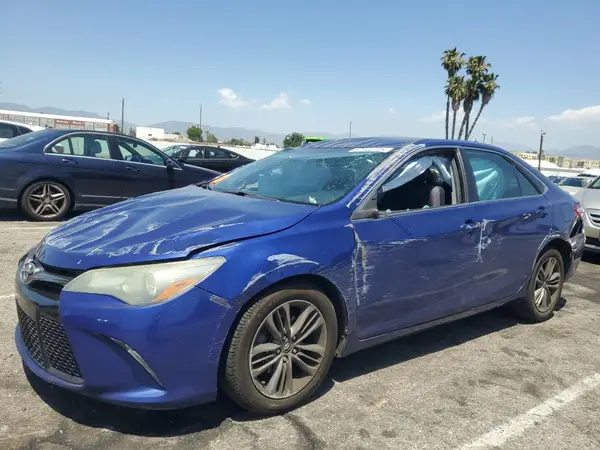 4T1BF1FK1GU537948 2016 TOYOTA CAMRY - Image 1