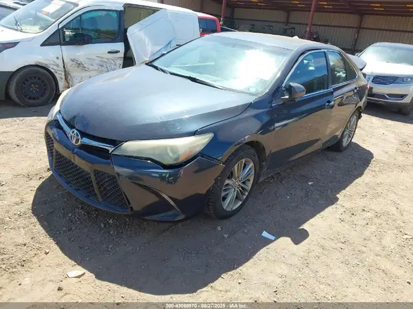 4T1BF1FK1GU539778 2016 TOYOTA CAMRY - Image 2