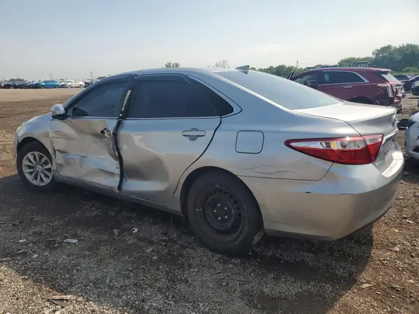 4T1BF1FK1GU540011 2016 TOYOTA CAMRY - Image 2