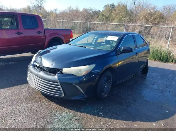 4T1BF1FK1GU540705 2016 TOYOTA CAMRY - Image 2