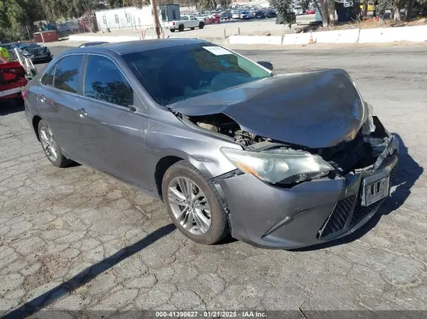 4T1BF1FK1GU548058 2016 TOYOTA CAMRY - Image 1