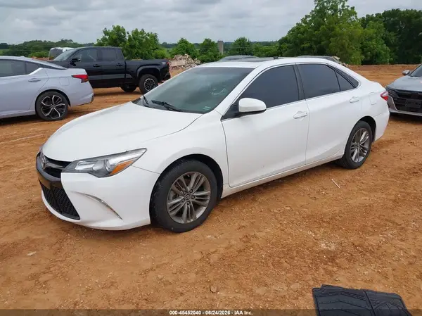 4T1BF1FK1GU549601 2016 TOYOTA CAMRY - Image 2