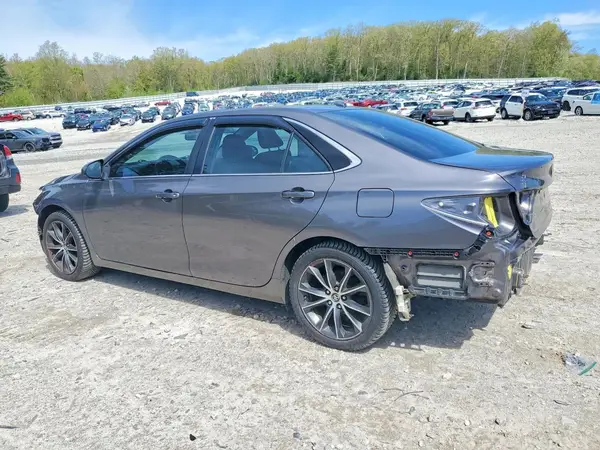 4T1BF1FK1GU549940 2016 TOYOTA CAMRY - Image 2
