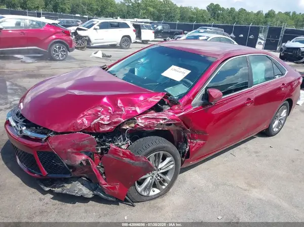 4T1BF1FK1GU550585 2016 TOYOTA CAMRY - Image 2