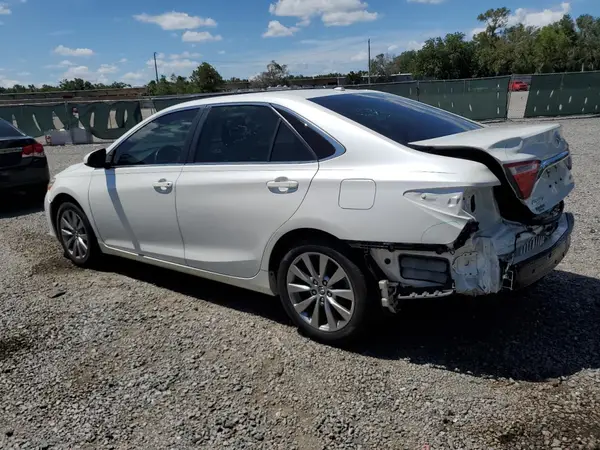 4T1BF1FK1GU552238 2016 TOYOTA CAMRY - Image 2