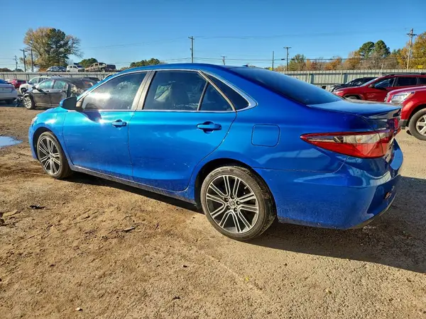 4T1BF1FK1GU552918 2016 TOYOTA CAMRY - Image 2