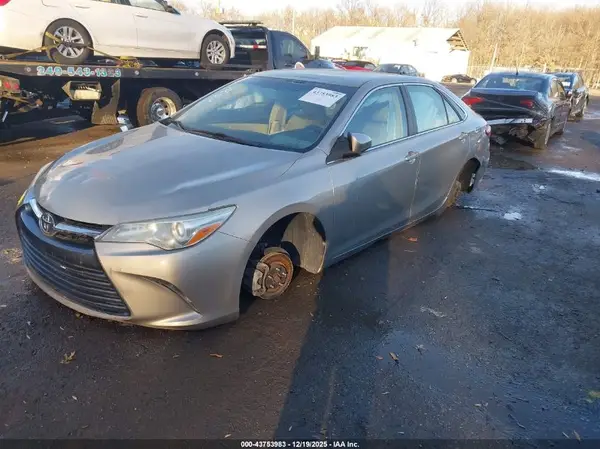 4T1BF1FK1GU555690 2016 TOYOTA CAMRY - Image 2