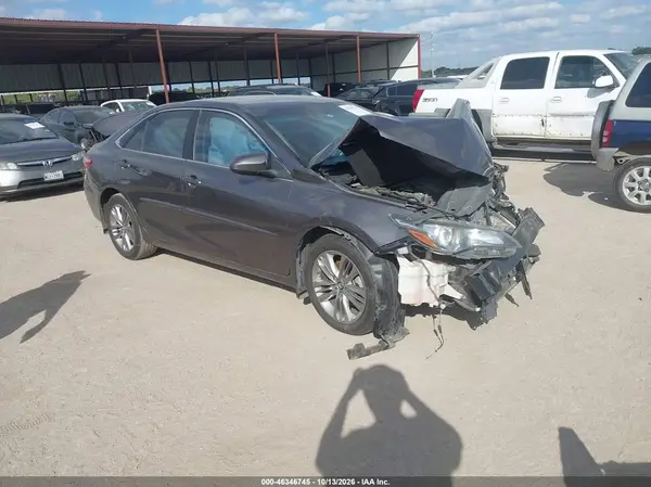 4T1BF1FK1GU558296 2016 TOYOTA CAMRY - Image 1