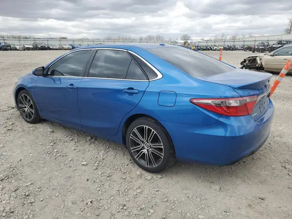 4T1BF1FK1GU559478 2016 TOYOTA CAMRY - Image 2